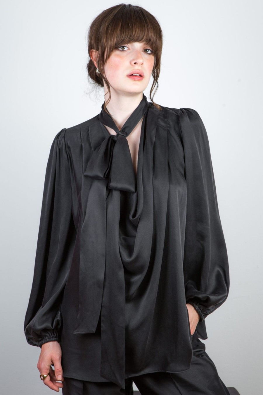 Hot Zoe Fashion Silk Billow Blouse Black